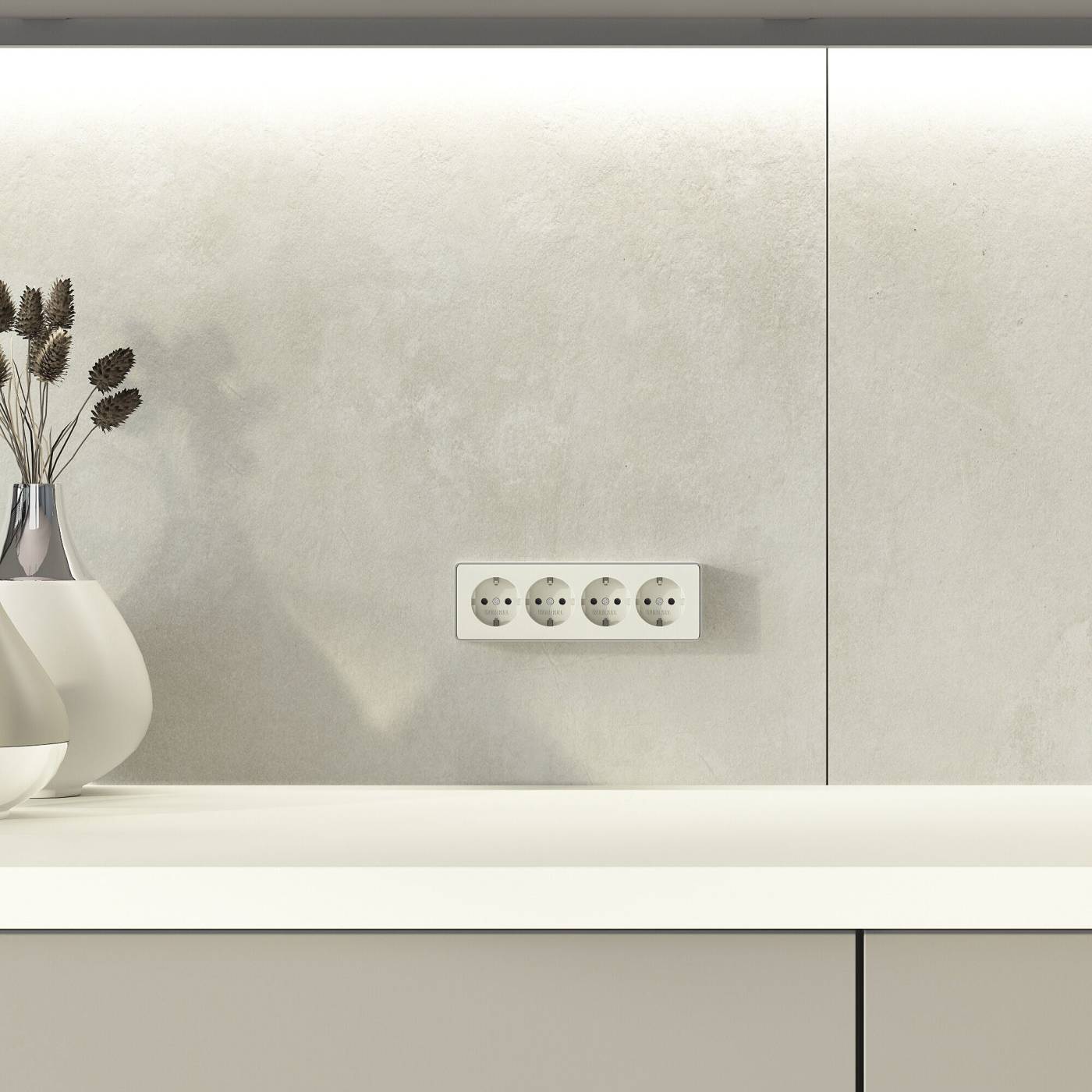 Розетка Werkel Накладные механизмы Gallant слоновая кость W5072204/ Розетка четверная с заземлением и шторками Gallant (слоновая кость)