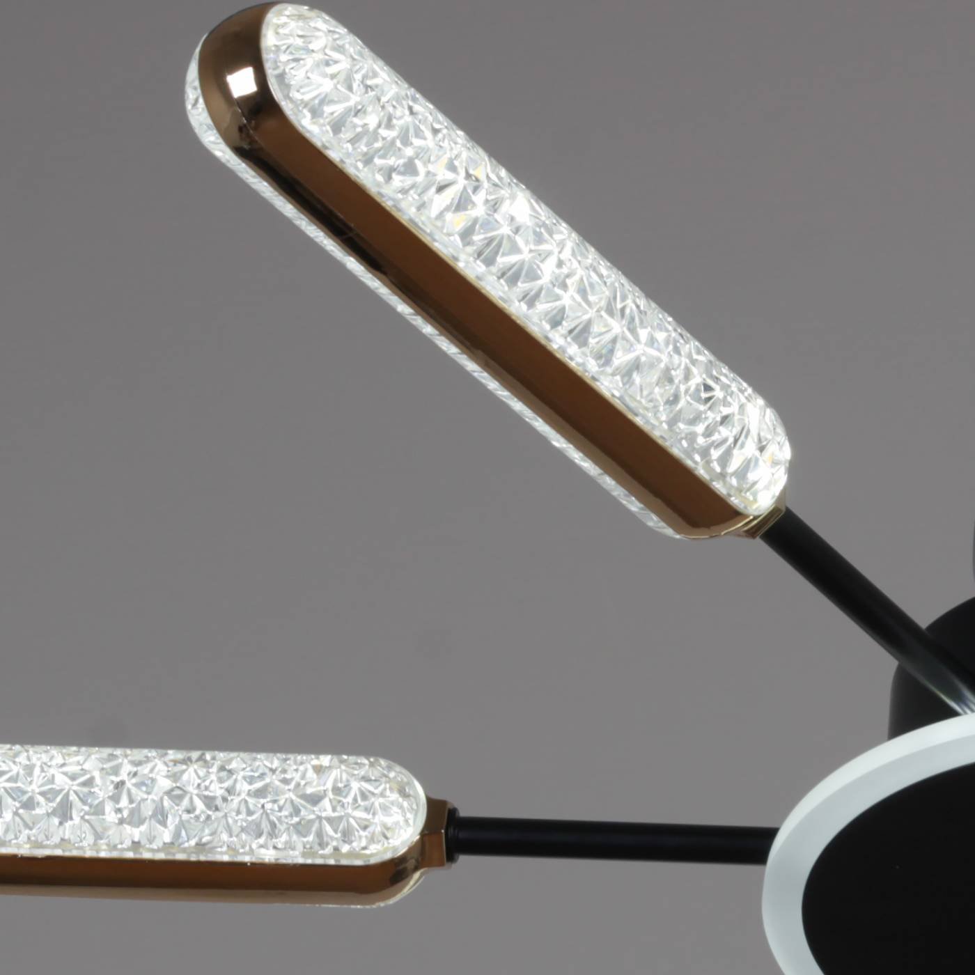 Потолочная люстра Reluce 08290-0.3-06 BK+GD