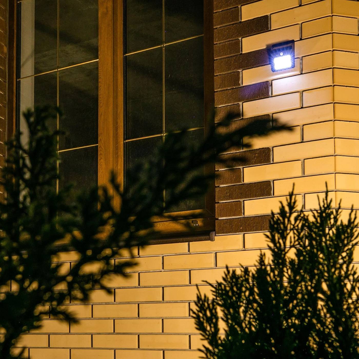 Уличный настенный светильник Uniel USL-F-163/PT120 SENSOR