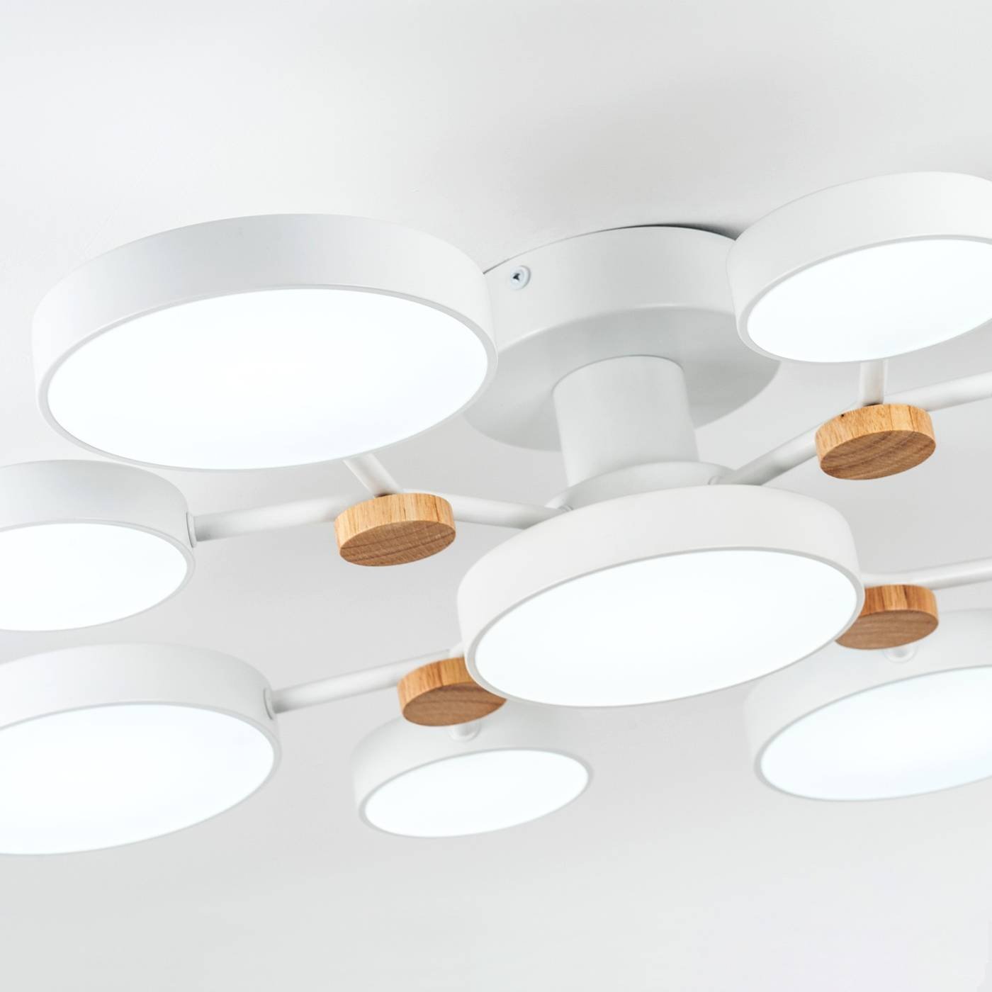 L3201-780 WT Потолочная люстра L LED4U L3201-780 WT