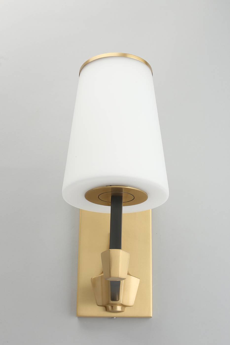 APL.803.01.01 Настенное бра Aployt Malcia APL.803.01.01