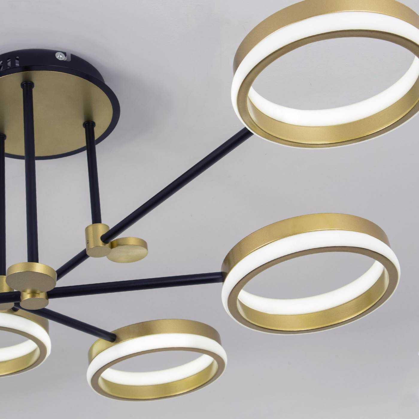 L3102-3 Потолочная люстра L LED4U L3102-3