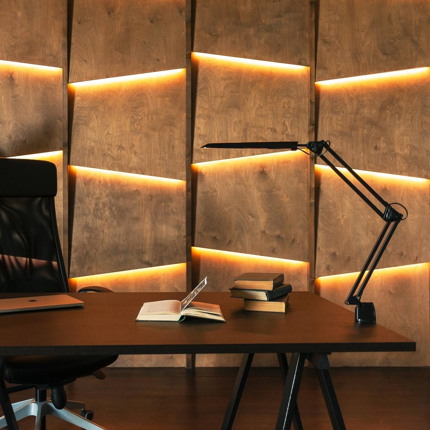 TLD-524 Black/LED/500Lm/4500K/Dimmer Настольная лампа Uniel TLD-524 Black/LED/500Lm/4500K/Dimmer