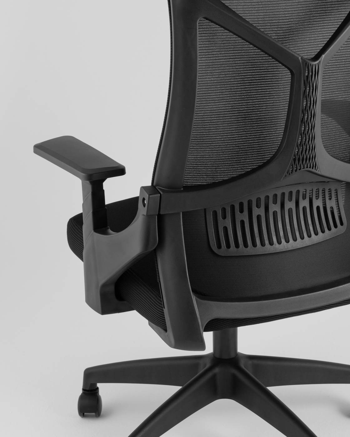Офисное кресло Stool Group OUE-2561 black