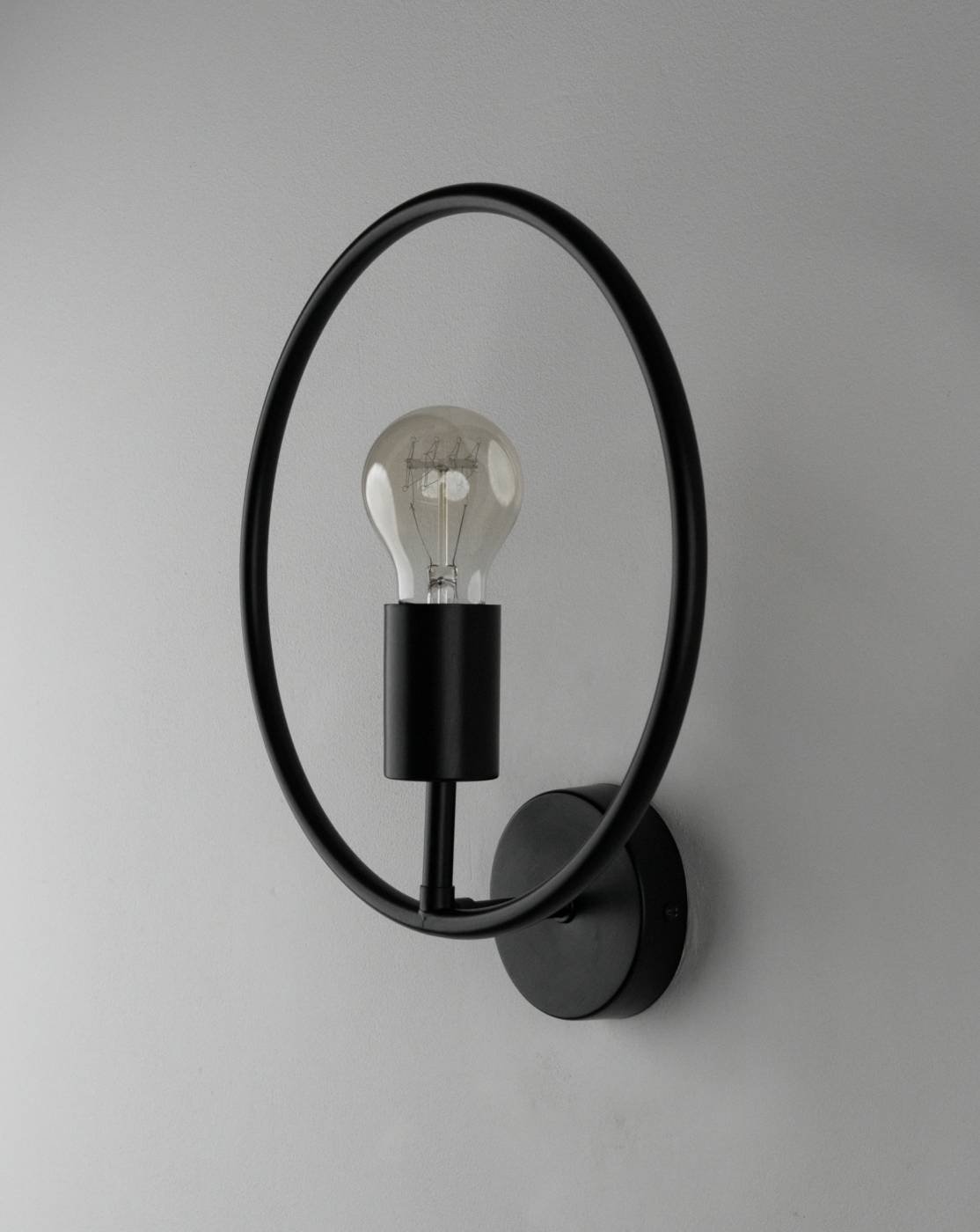 Настенное бра Moderli Sachara V11582-1W