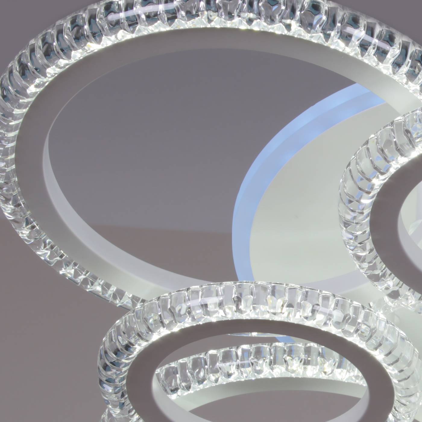 Потолочная люстра Reluce 36890-0.3-4+4A WH (RGB)