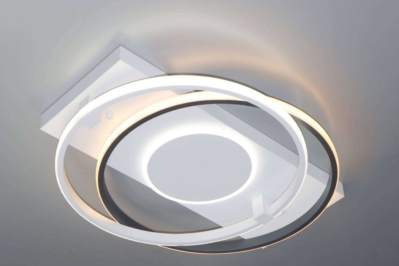 HIGH-TECH LED LAMPS 82003 Потолочная светодиодная люстра High-Tech Led Lamps Natali Kovaltseva HIGH-TECH LED LAMPS 82003