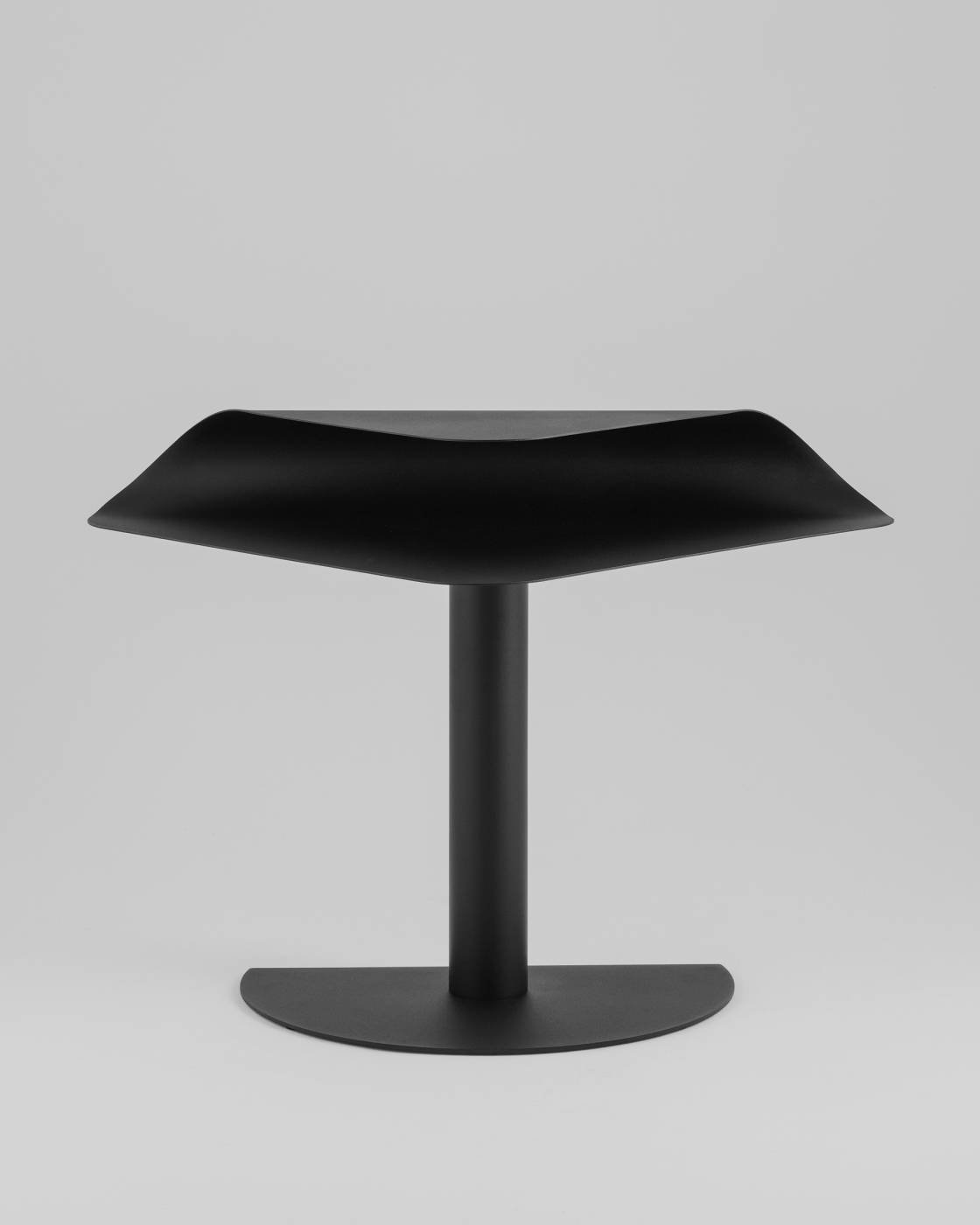 MT-199 DB-001 Stool Group Cornea MT-199 DB-001