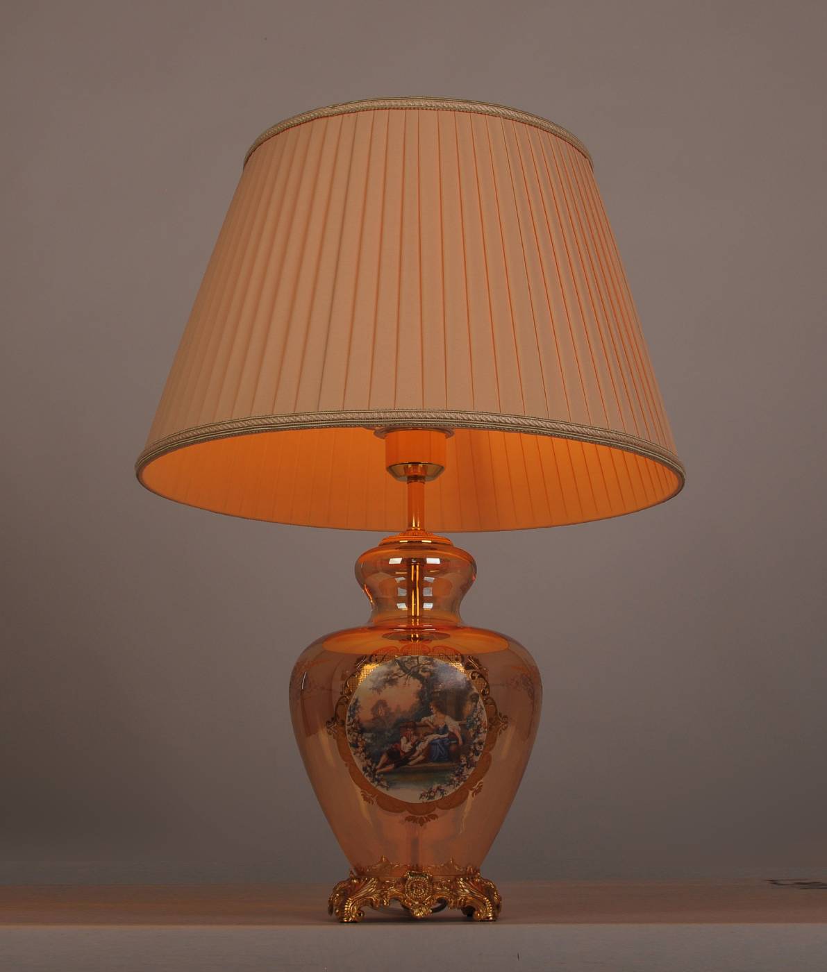 Настольная лампа Abrasax Lilie TL.8102-1GO