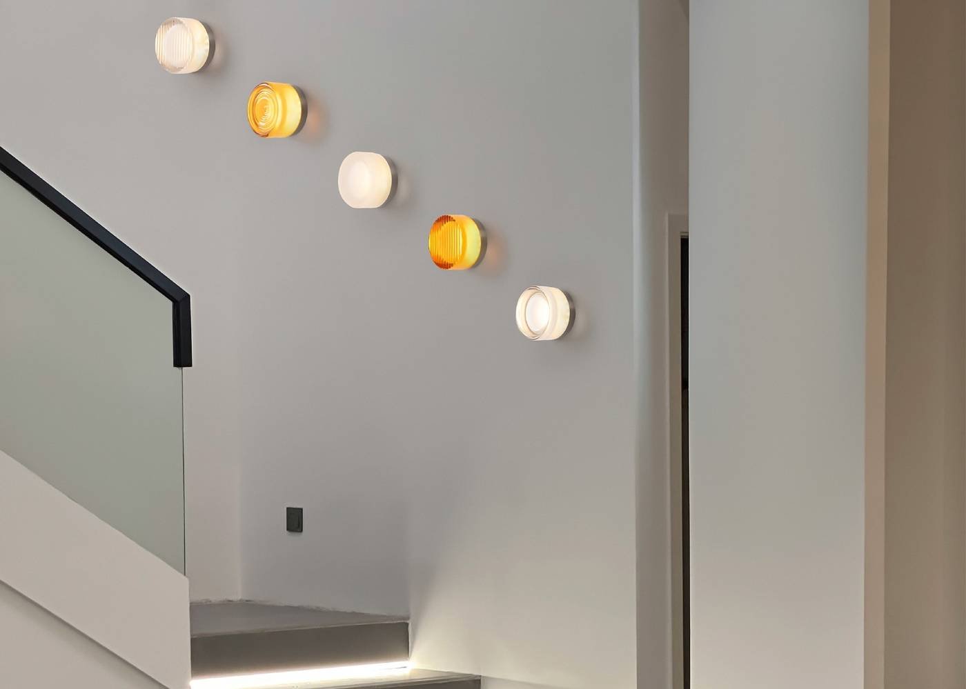 Настенный светильник Freya Retro FR5603WL-L8W1