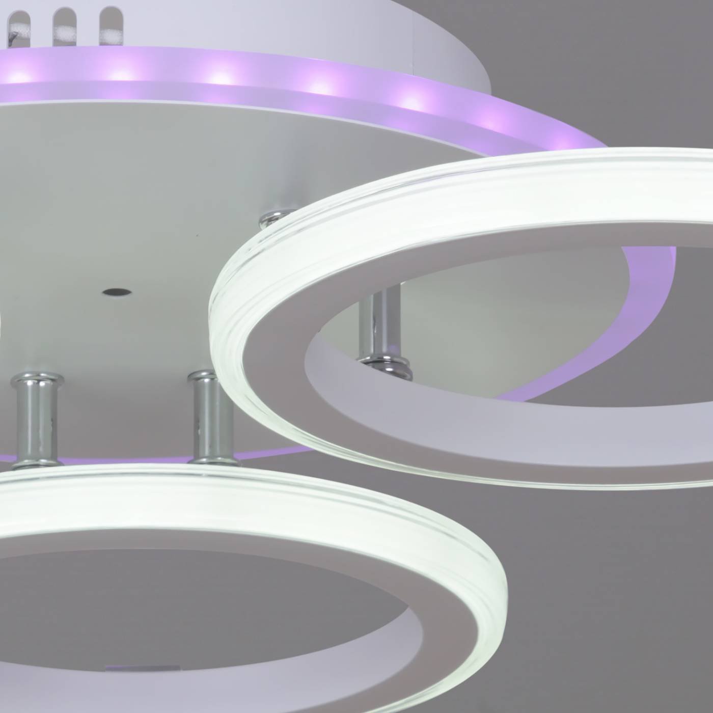 Потолочная люстра Reluce 06319-3.3-03 WH+CR (RGB)