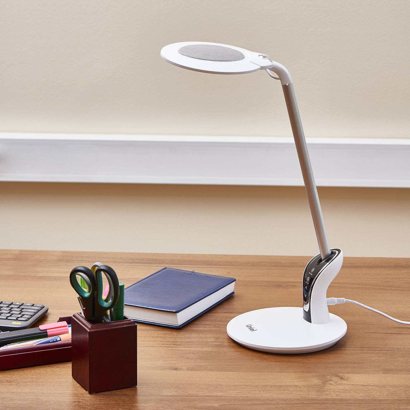Настольная лампа Uniel TLD-547 White/LED/400Lm/3300-6000K/Dimmer