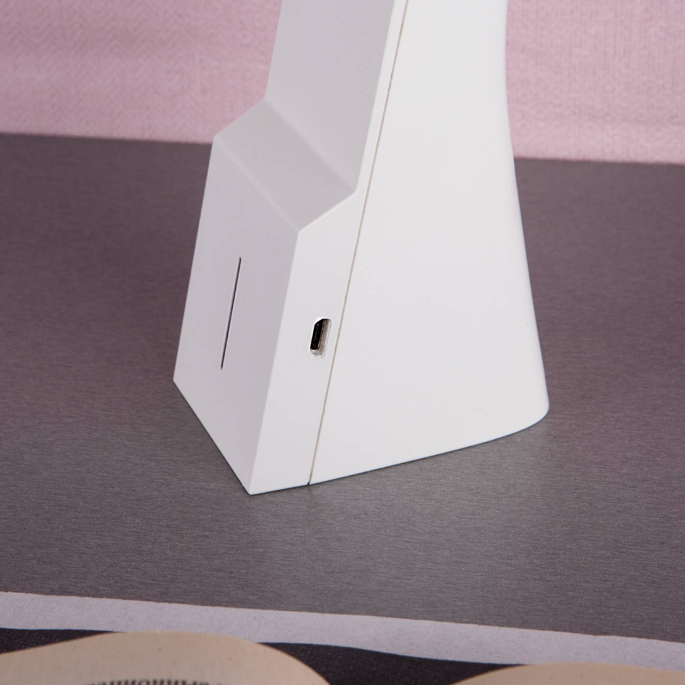 Desk белый/серебряный (TL90450) Настольная лампа Eurosvet Desk Desk белый/серебряный (TL90450)