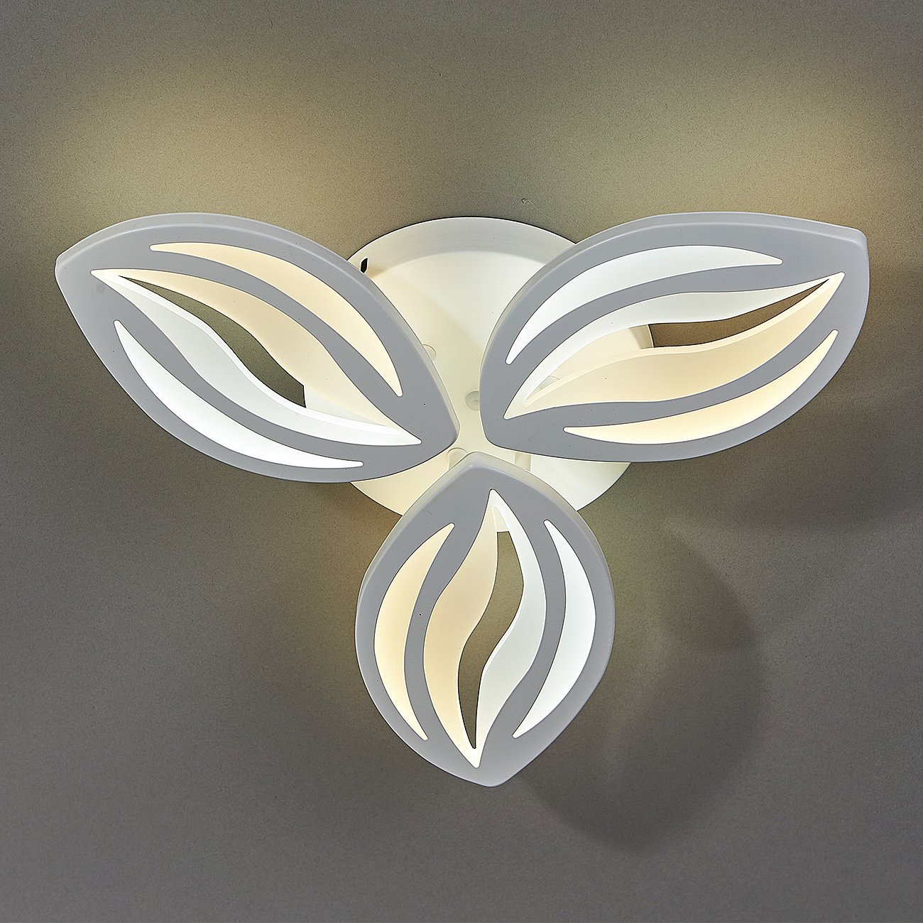 10221/3LED 47W Потолочная люстра Escada Arabica 10221/3LED 47W