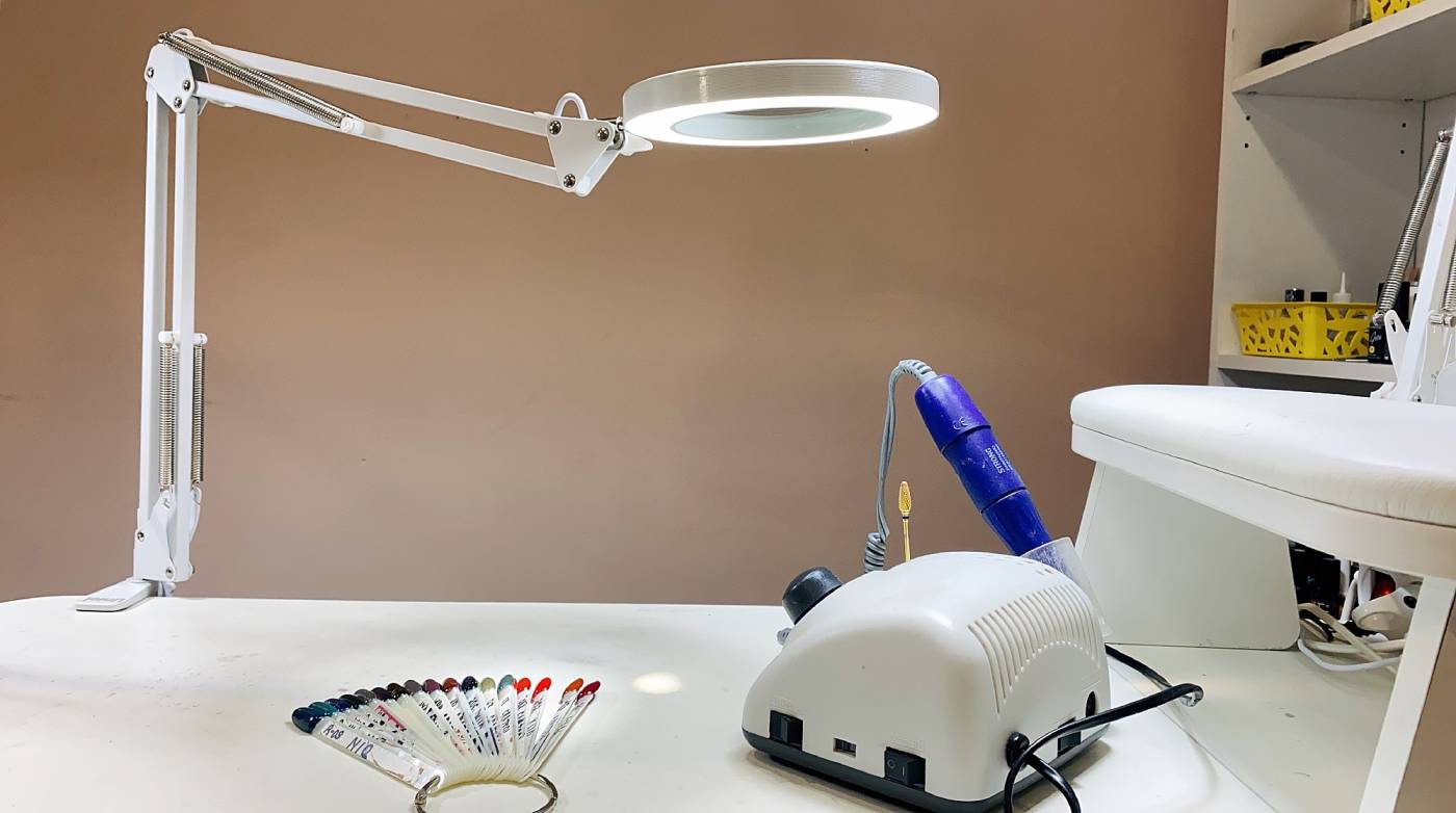 Настольная лампа Uniel TLD-568 White/LED/300Lm/2700-5500K/Dimmer/X5