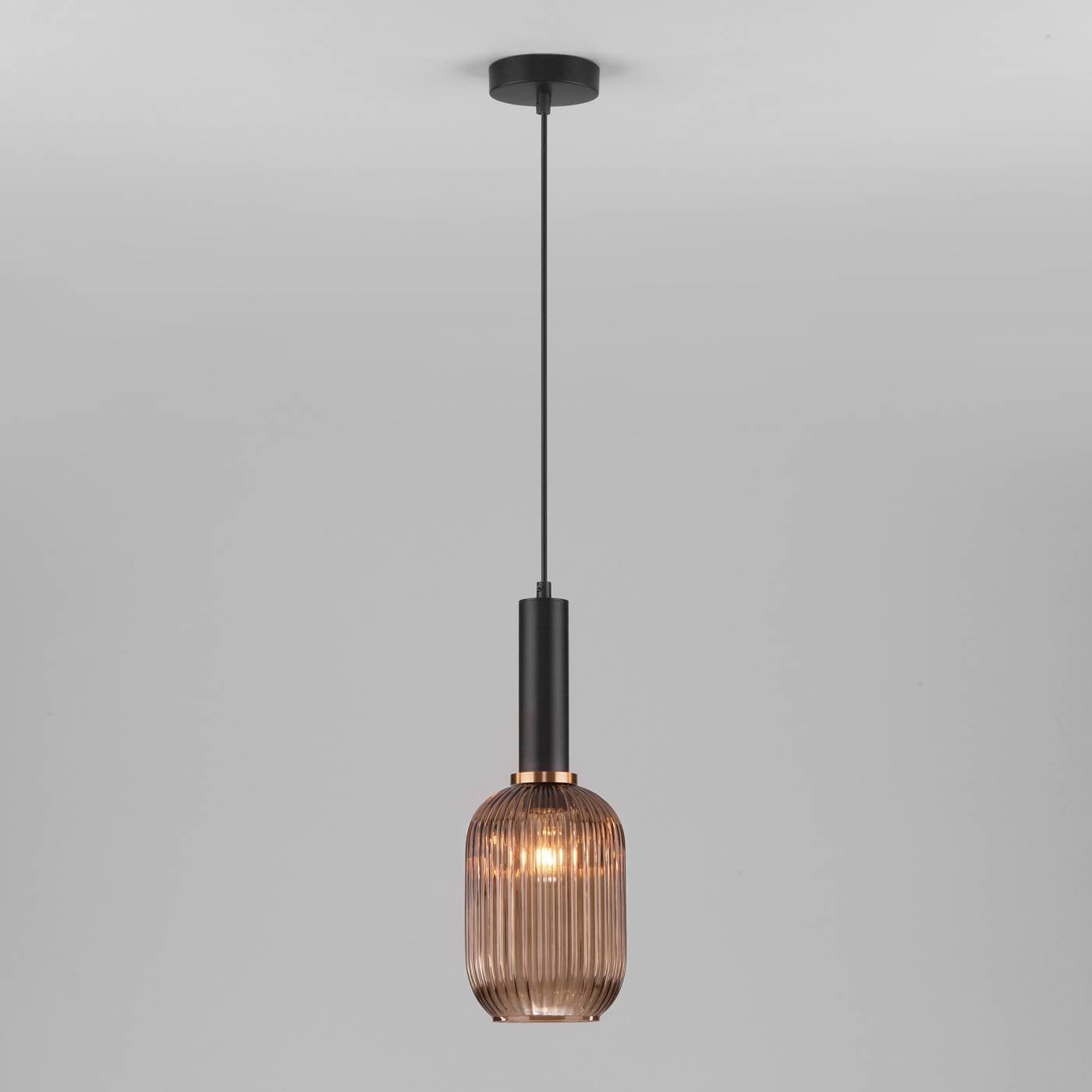 Светильник подвесной Eurosvet Bravo 50181/1 янтарь