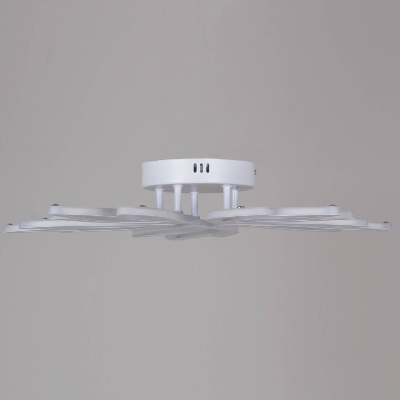 09862-0.3-05 WH Потолочная люстра Reluce 09862-0.3-05 WH