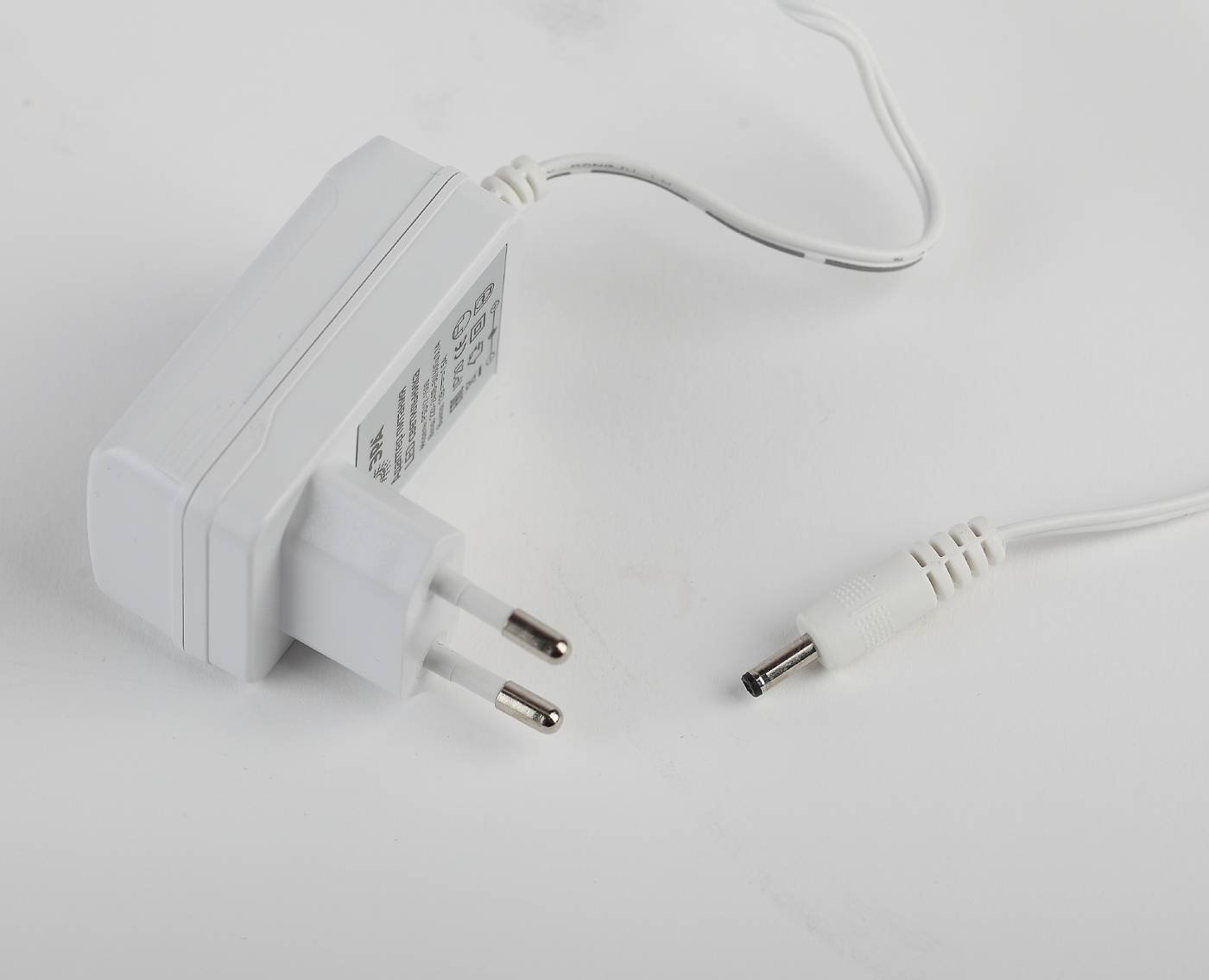 Офисная настольная лампа ЭРА NLED-474-10W-W