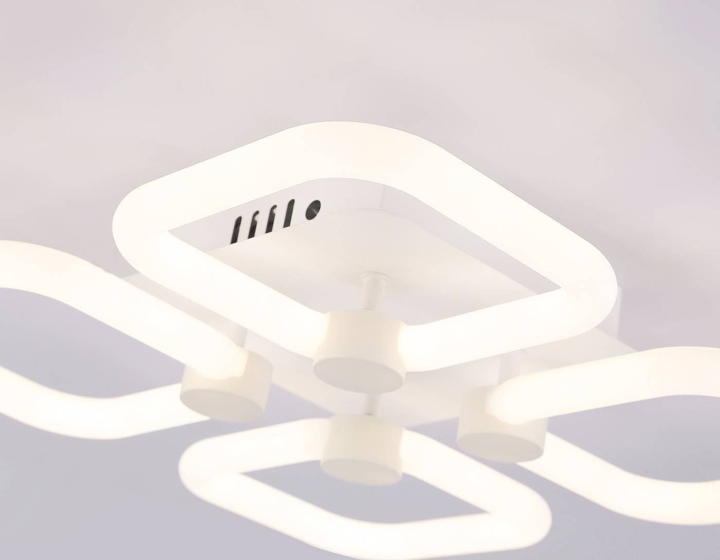 Потолочная люстра Ambrella Original FA3819