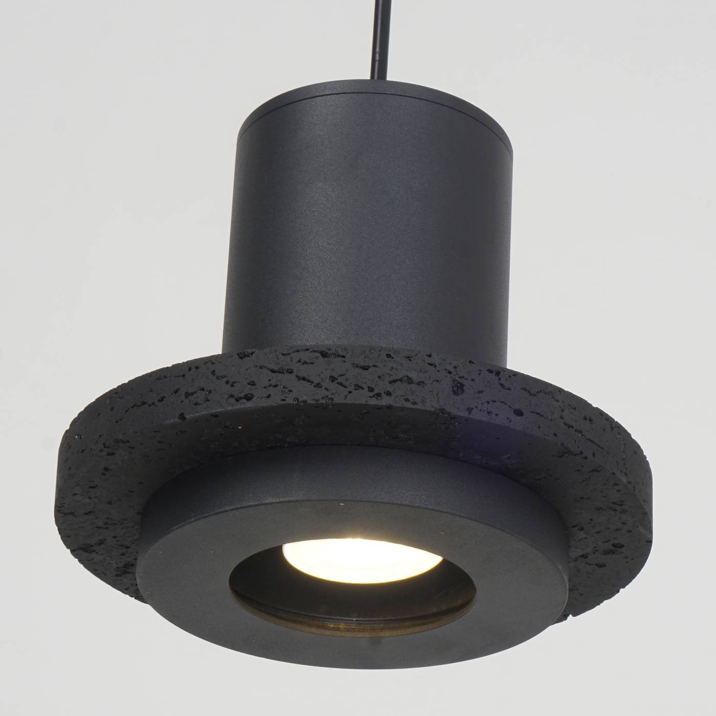 Светильник подвесной Zortes Tufo ZRS.2836.18