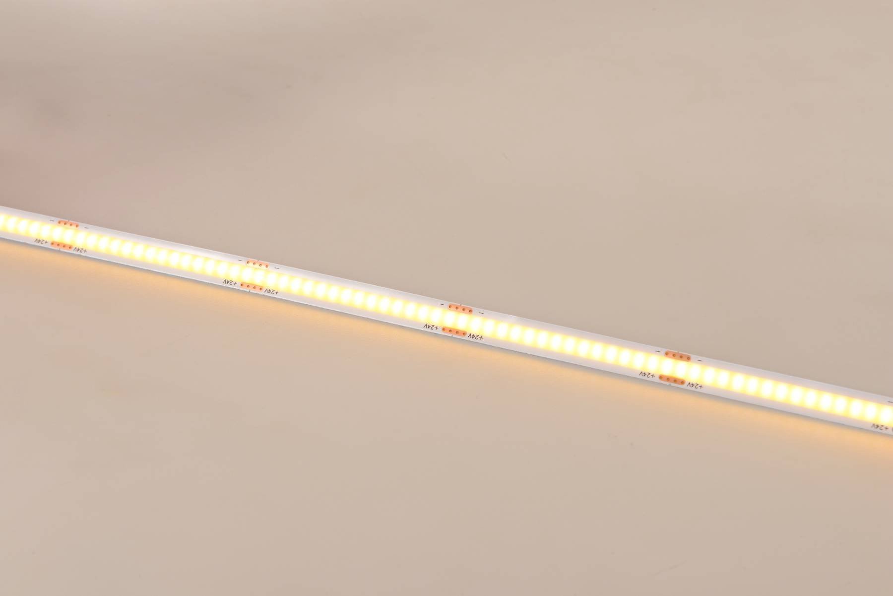 CLT 1.001 10W 24V COB 3000K IP20 Светодиодная лента Line Crystal Lux CLT 1.001 10W 24V COB 3000K IP20