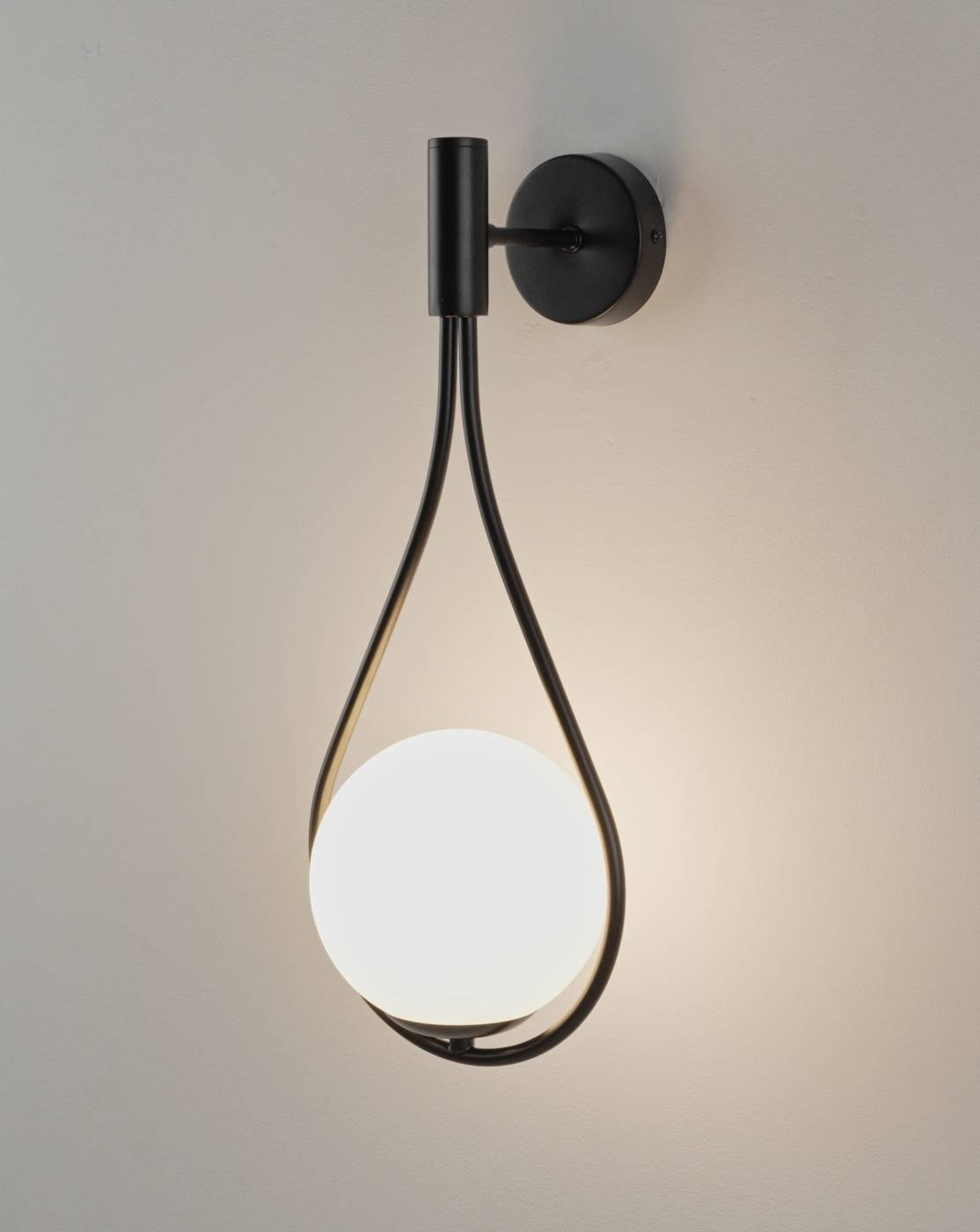 Настенное бра Moderli Barocco V11574-1W