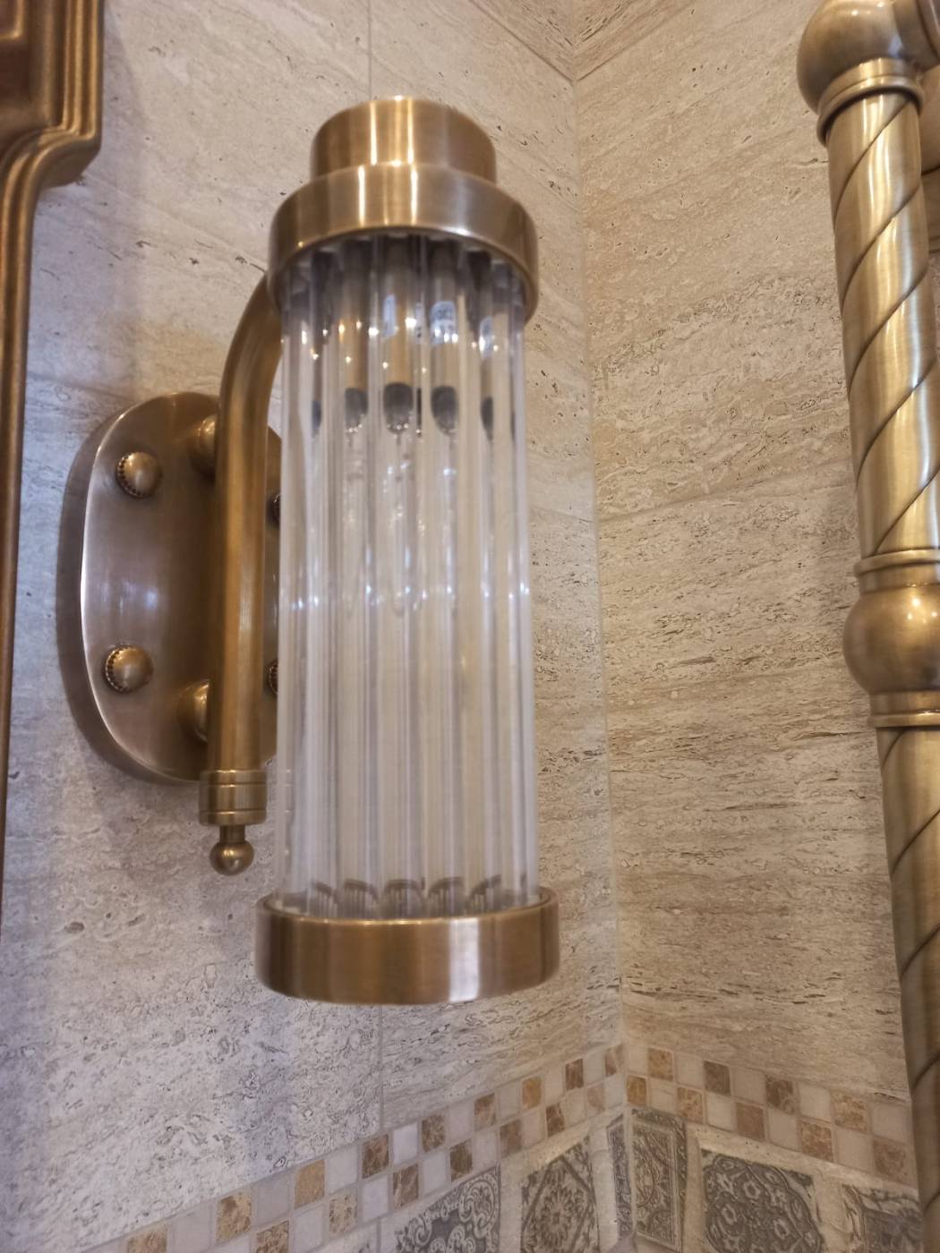 WL-38003 Настенное бра Covali WL-38003