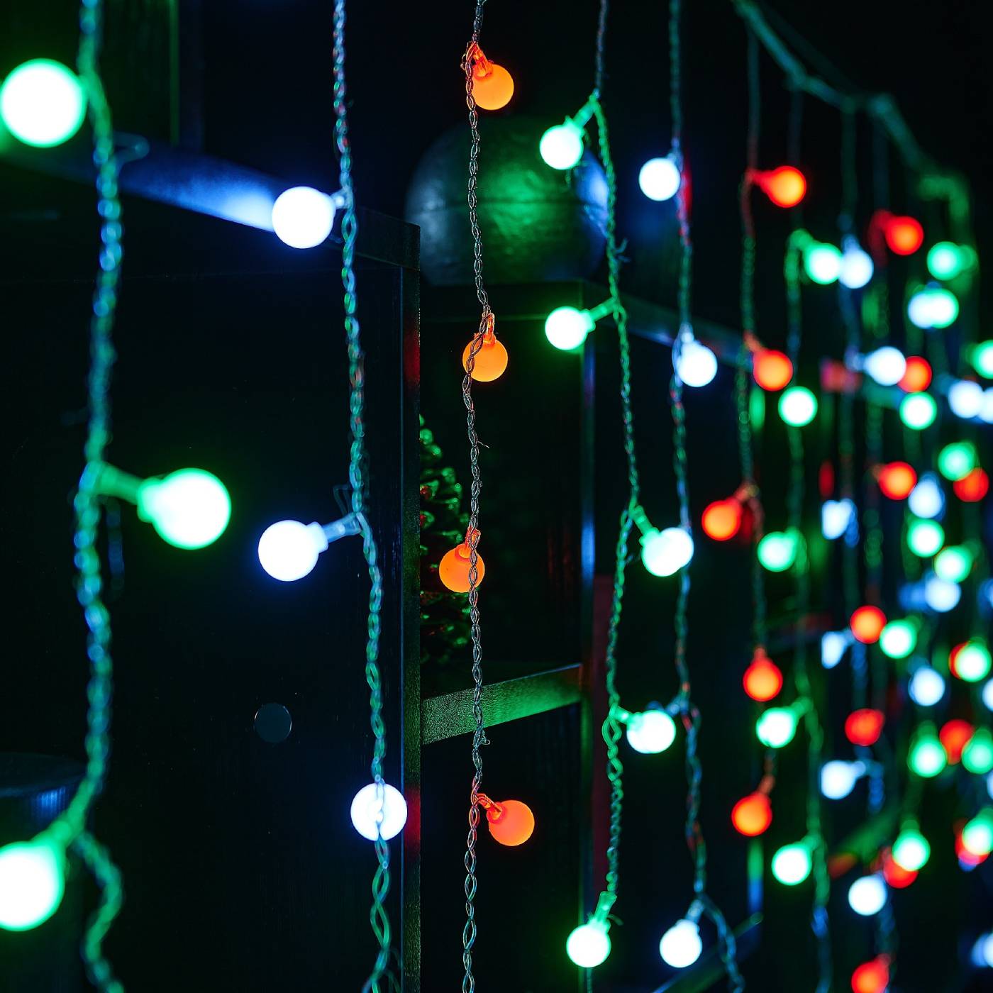 Занавес светодиодный фигурный с контроллером «Радуга» Uniel ULD-E2405-100/DTA MULTI IP20 RAINBOW