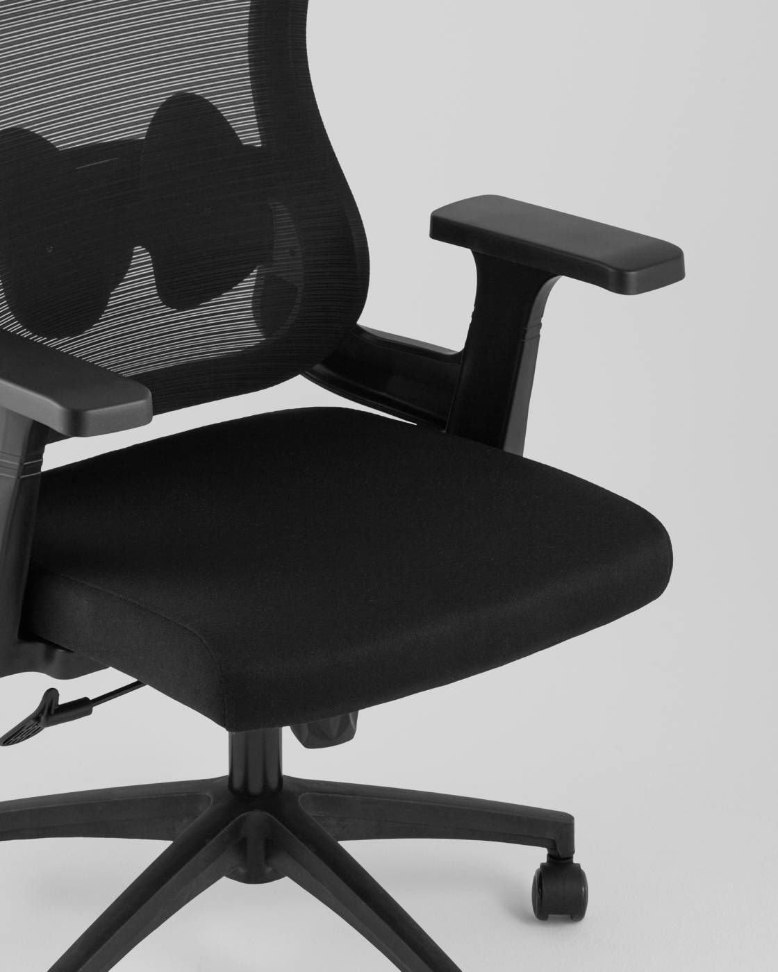 Кресло офисное Stool Group Petal WH-A55 black