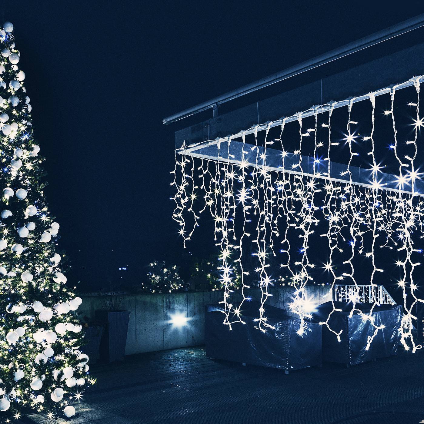 100-101 белый 3*0,6м IP65 Гирлянда-дождь Eurosvet 100-101 100-101 белый 3*0,6м IP65