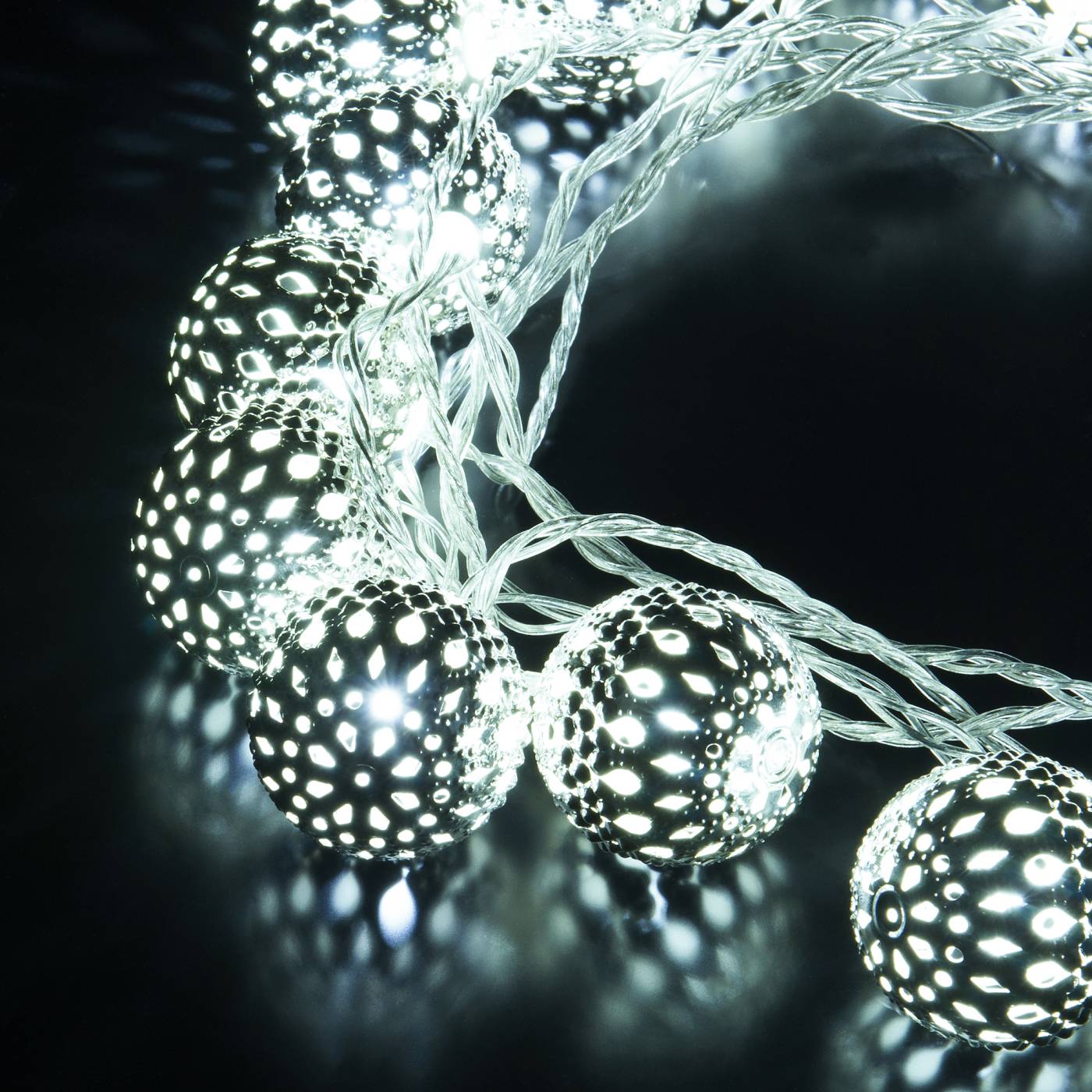 400-003 хром/белый с эффектом мерцания 2,8м IP20 Гирлянда Eurosvet 400-003 400-003 хром/белый с эффектом мерцания 2,8м IP20