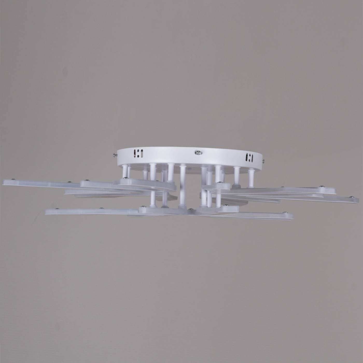 Потолочная люстра Reluce 59090-0.3-6+3 WH