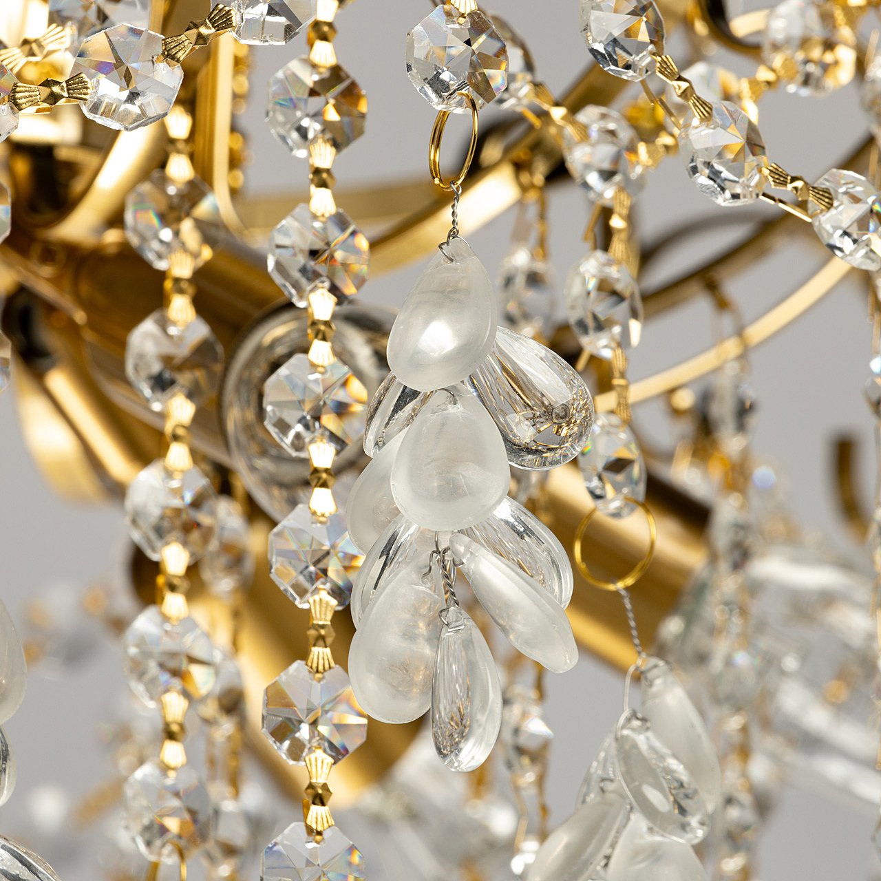 Подвесная люстра De Markt Бриз 230011606