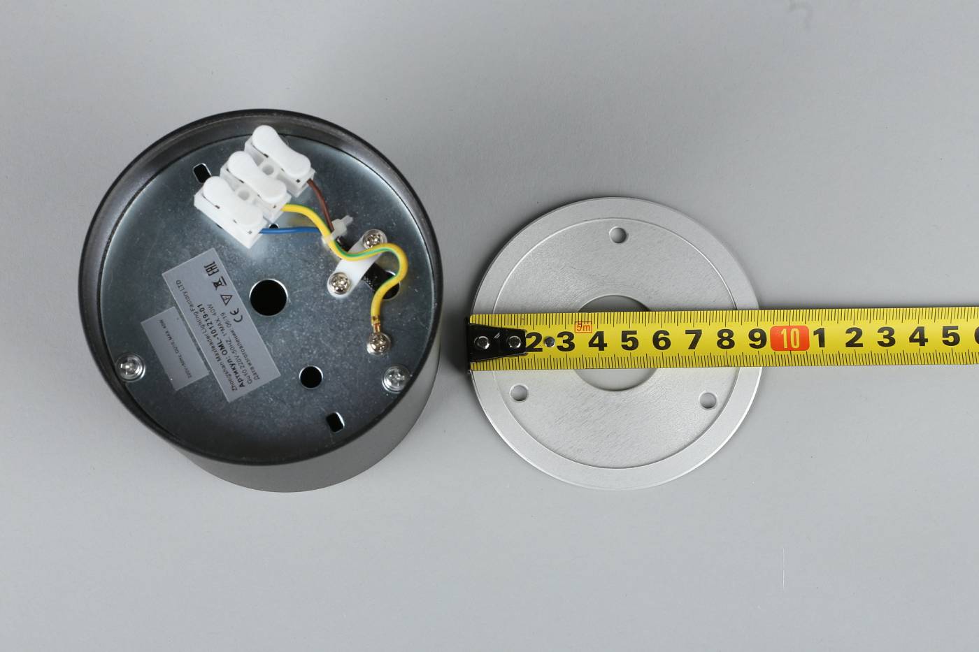 OML-101219-01 Накладной светильник Omnilux Cariano OML-101219-01