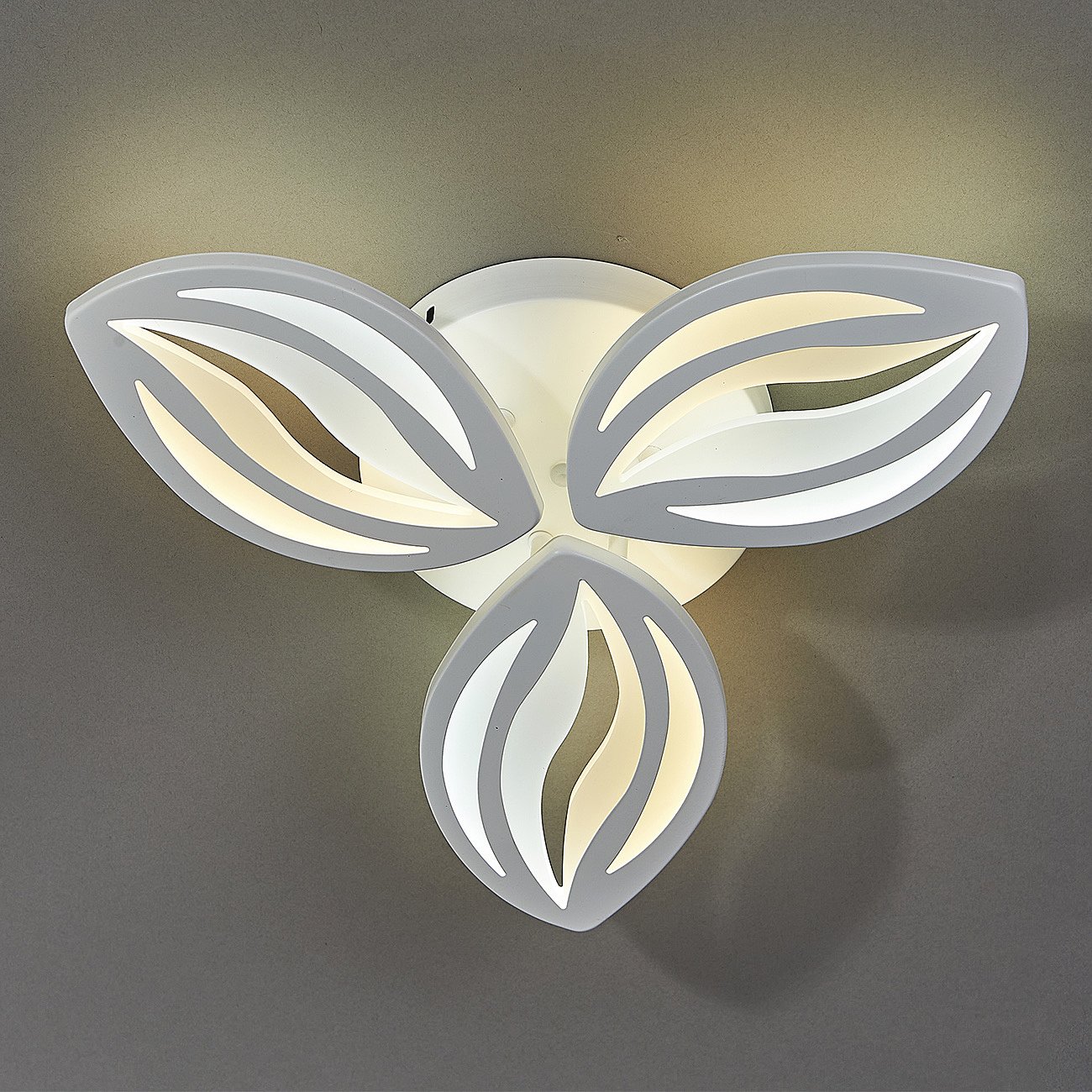 10221/3LED 47W Потолочная люстра Escada Arabica 10221/3LED 47W