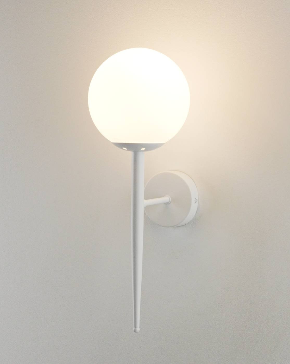 Настенное бра Moderli Scrumbel V11563-1W