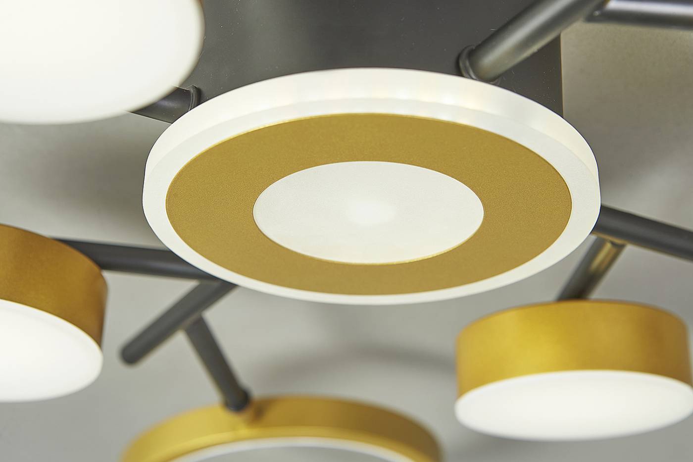 10206/9LED Потолочная люстра Escada Optimal 10206/9LED