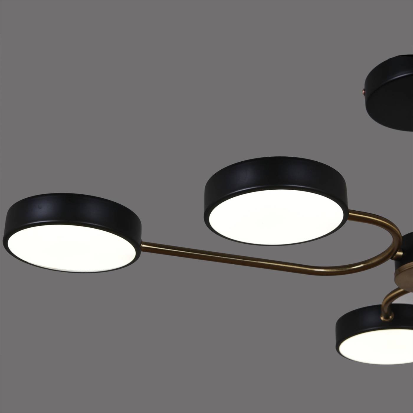 Потолочная люстра Reluce 03325-0.3-06 BK+COPPER