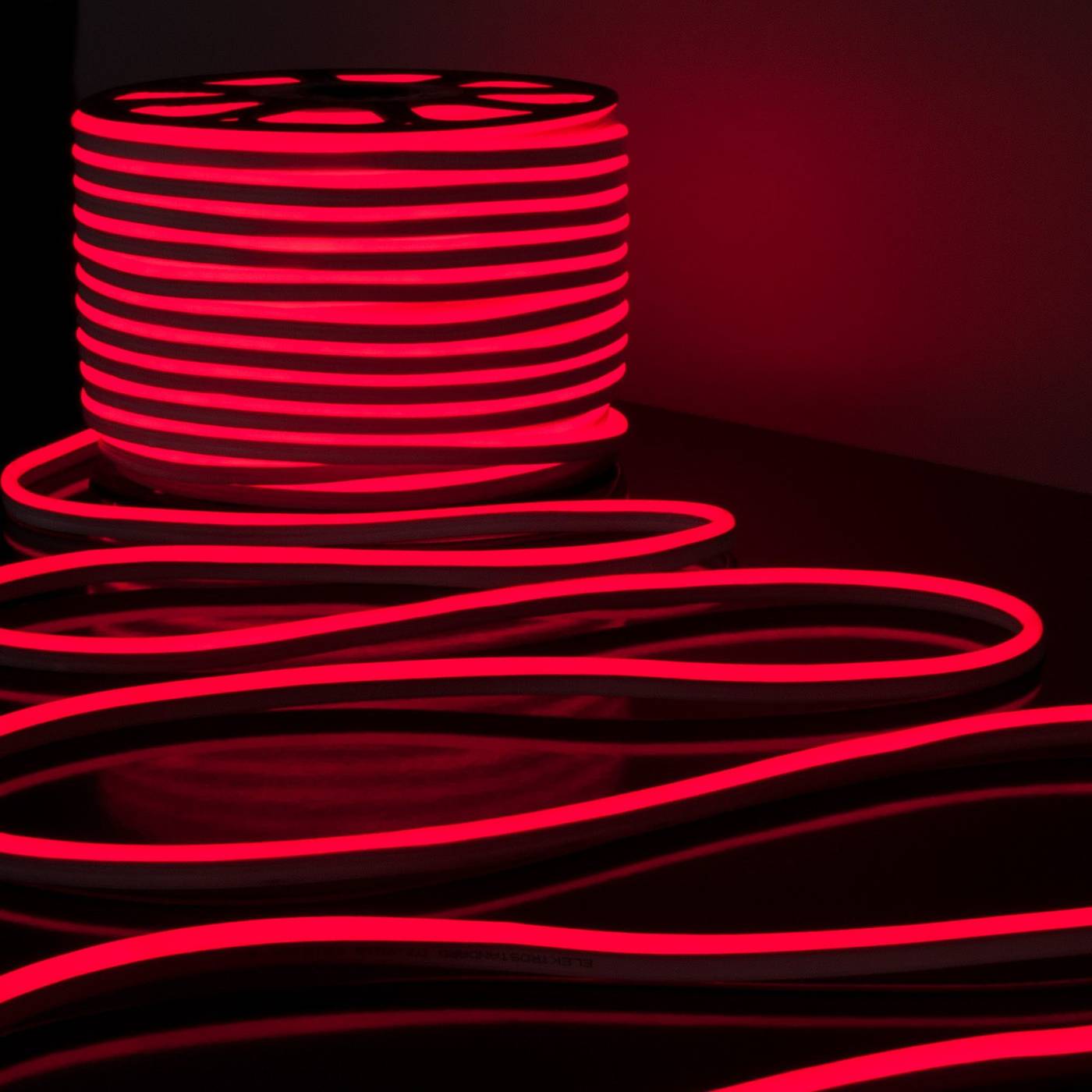 Гибкий неон LS001 220V 9.6W 120Led 2835 IP67 односторонний красный, 50 м Светодиодный шнур Elektrostandard LS 001 220V 9,6 IP67 Гибкий неон LS001 220V 9.6W 120Led 2835 IP67 односторонний красный, 50 м