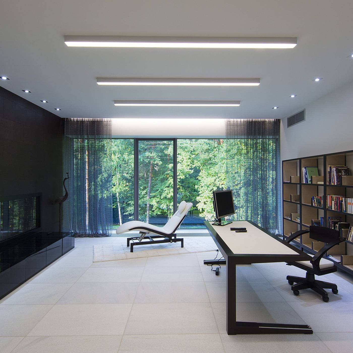 Настенный светильник Grand Elektrostandard Линейный светодиодный накладной односторонний светильник 53см 10W 3000K матовое серебро (101-100-30-53)