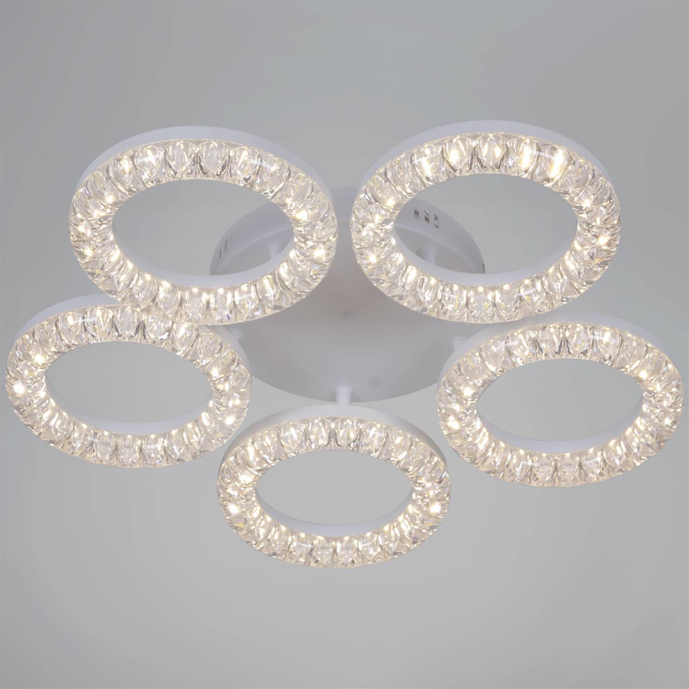 Потолочная люстра Reluce 09847-0.3-05A WH