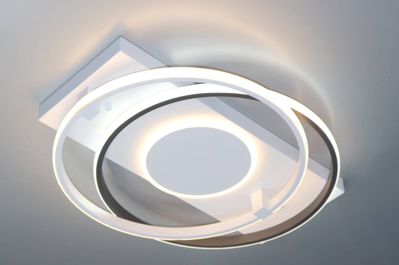 HIGH-TECH LED LAMPS 82003 Потолочная светодиодная люстра High-Tech Led Lamps Natali Kovaltseva HIGH-TECH LED LAMPS 82003