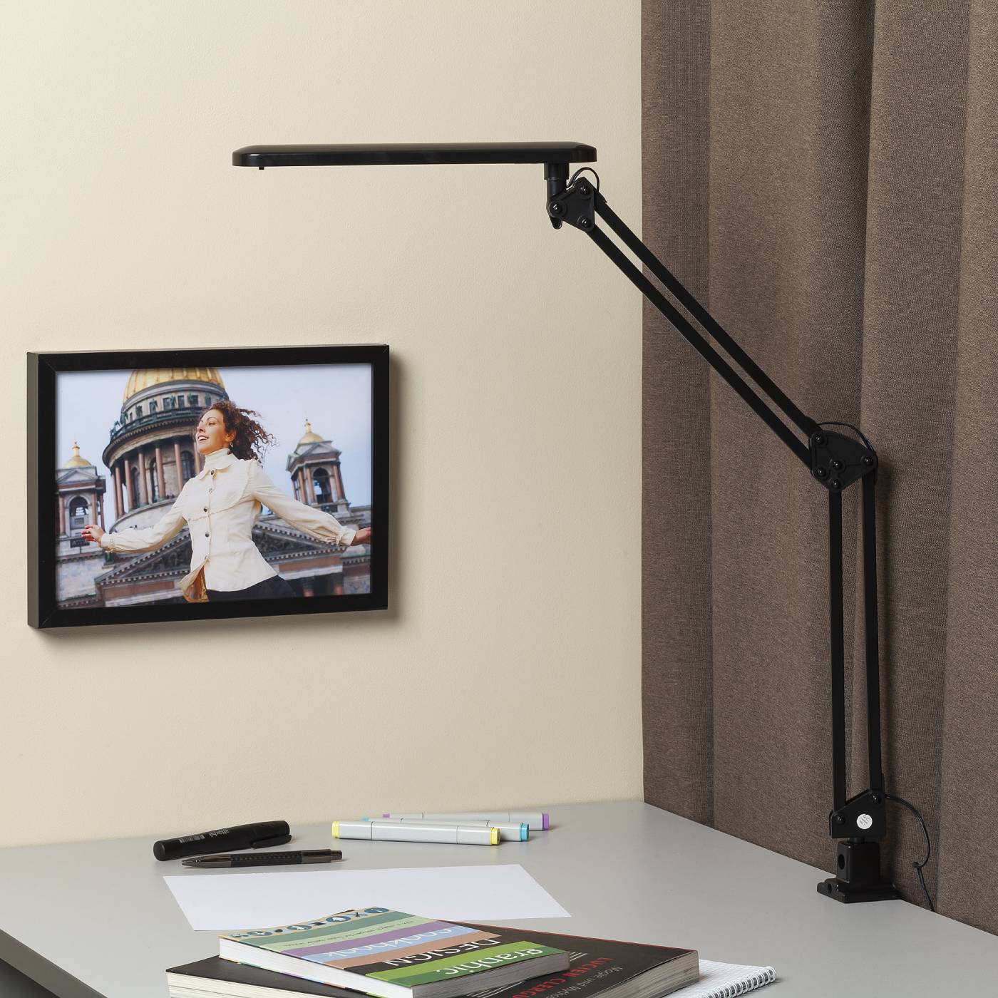 Настольная лампа на струбцине ЭРА NLED-441-7W-BK