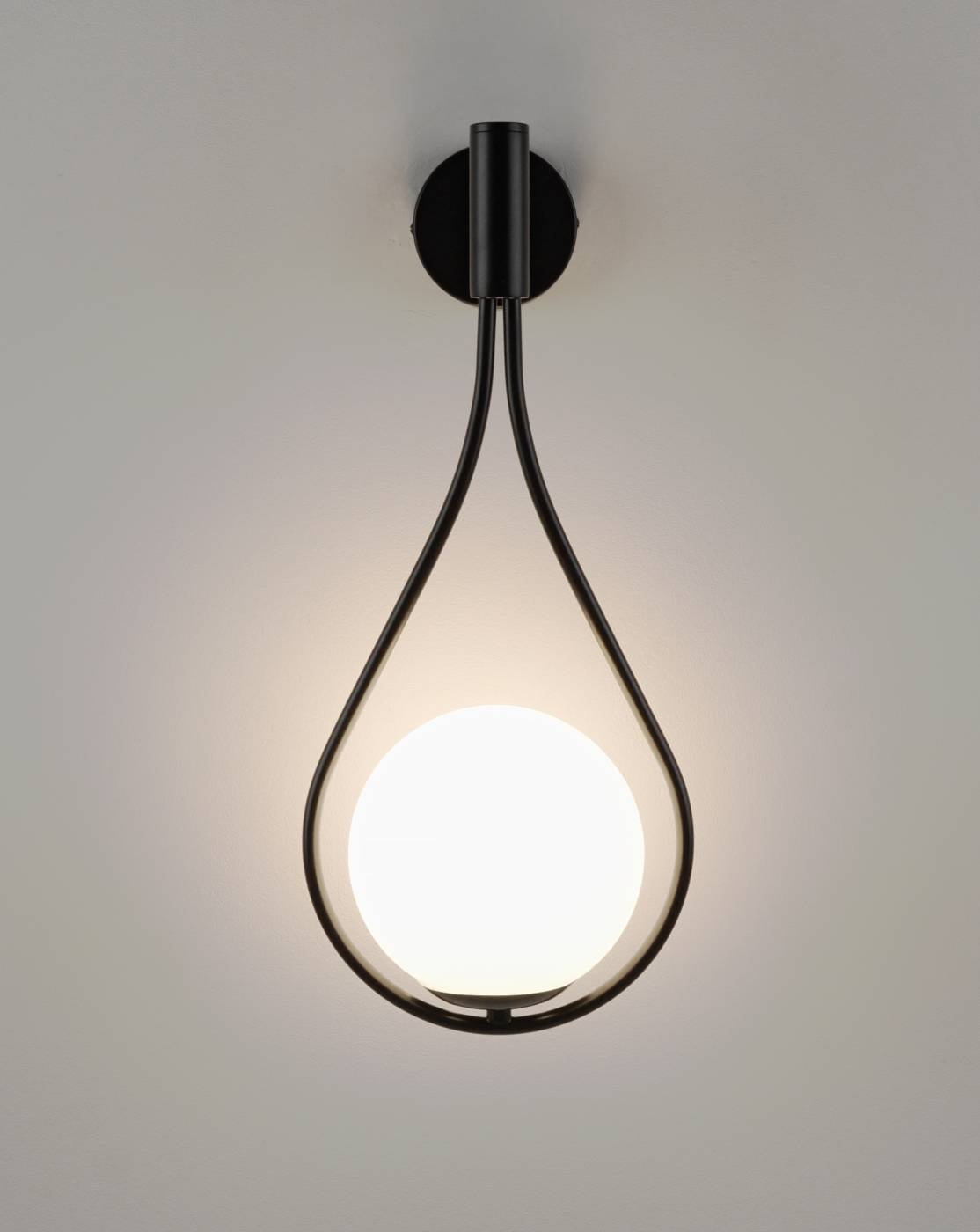Настенное бра Moderli Barocco V11574-1W