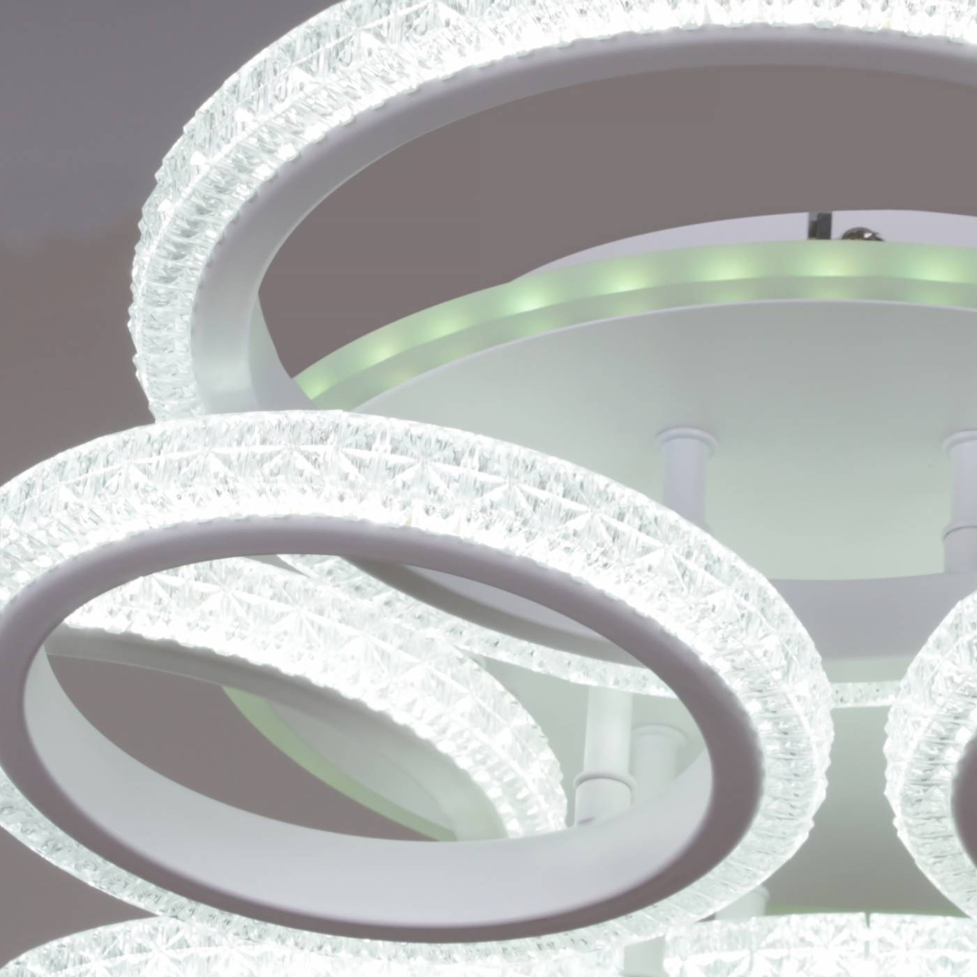 Потолочная люстра Reluce 06333-0.3-4+4A WH (RGB)