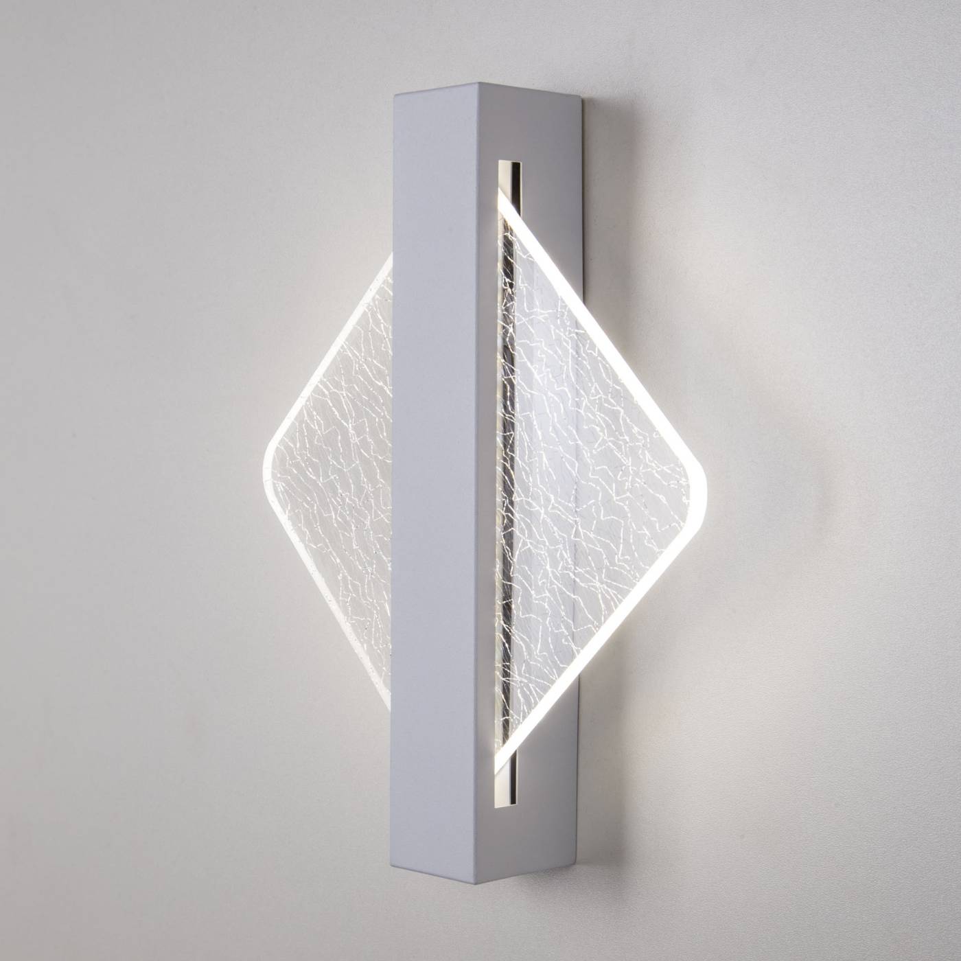 L7388-250 WH Бра настенное L LED4U L7388-250 WH
