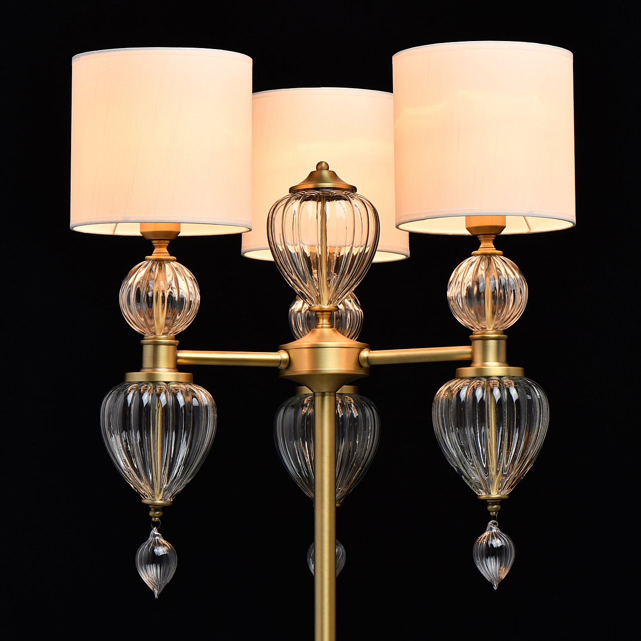 619041503 Торшер Chiaro Оделия 619041503