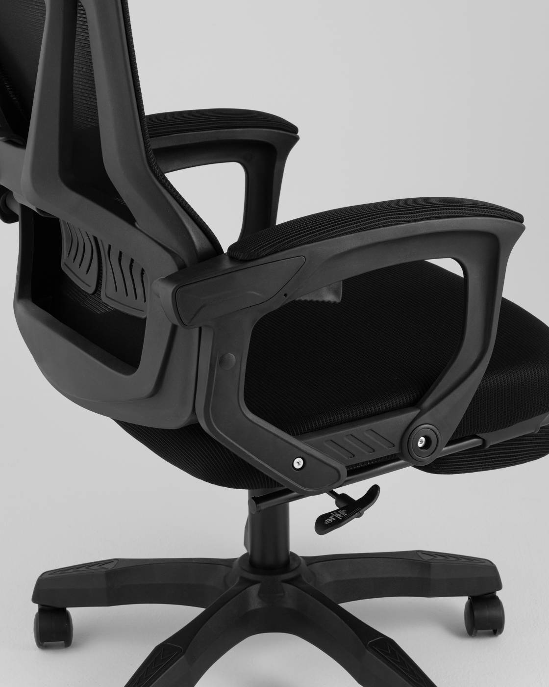 OUE-2515 black Офисное кресло Stool Group OUE-2515 black