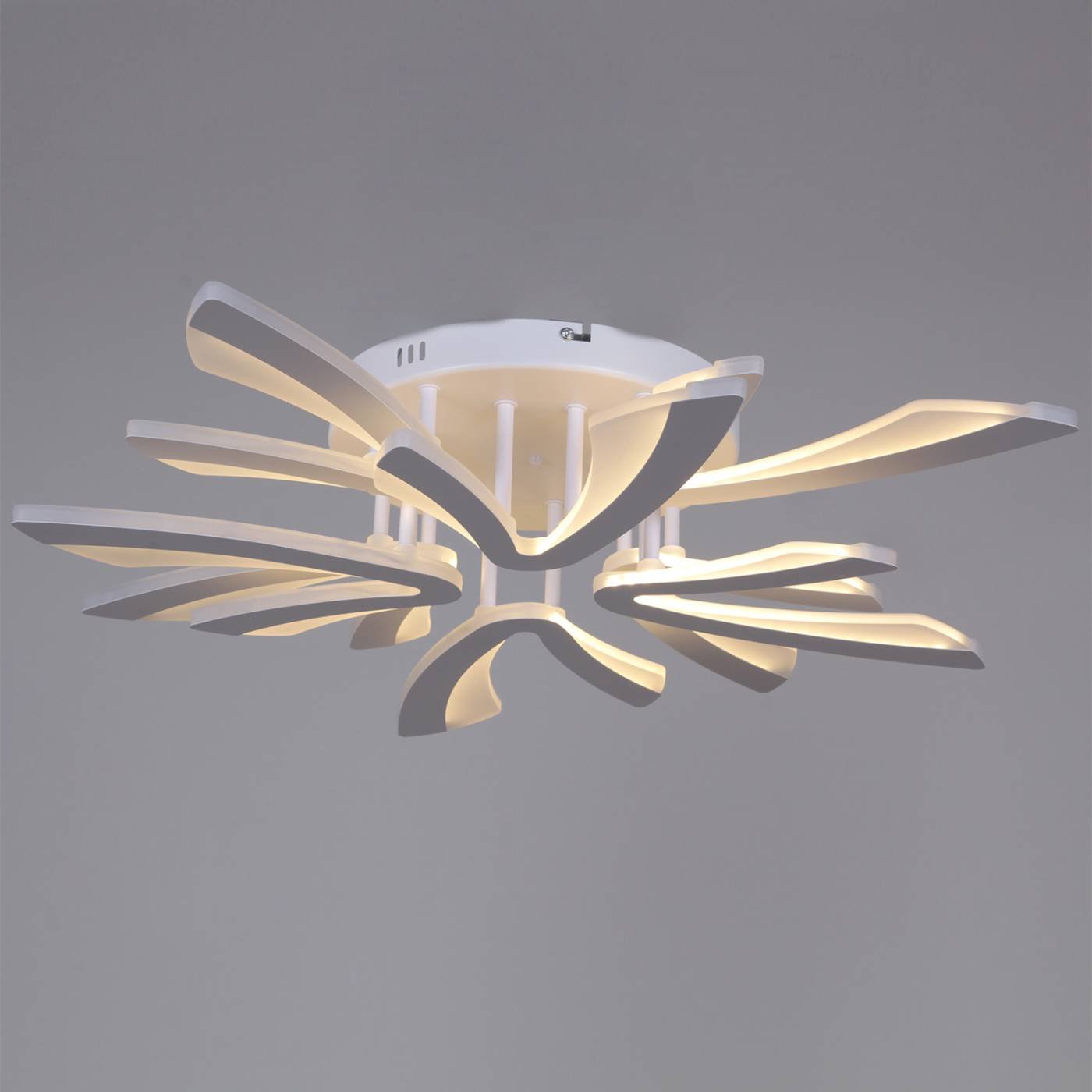 Потолочная люстра Reluce 59090-0.3-4+4 WH