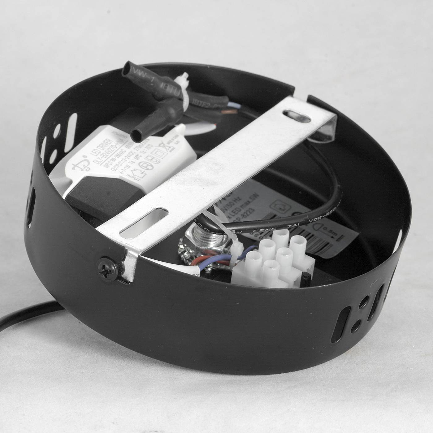 Светильник подвесной Lussole Aberdeen LSP-8223